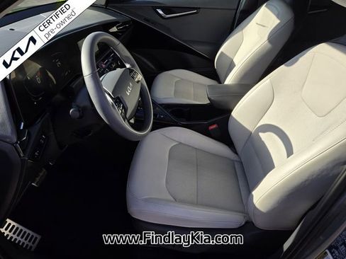 Certified 2025 Kia Niro EX Touring image 12