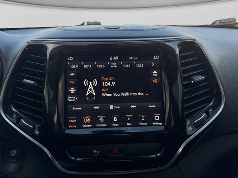 Used 2020 Jeep Cherokee Limited AWD/4WD image 9
