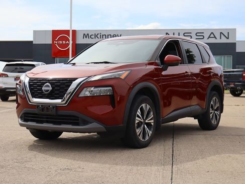 Used 2022 Nissan Rogue SV FWD image 2