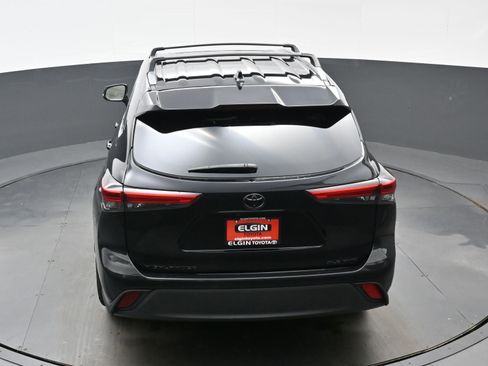 Used 2022 Toyota Highlander XLE image 39