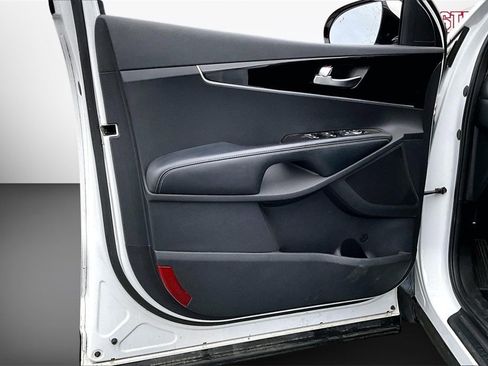 Used 2019 Kia Sorento LX image 18