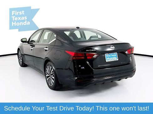 Used 2024 Nissan Altima 2.5 SV image 5