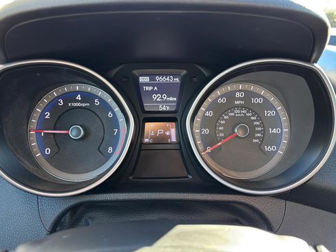 Used 2014 Hyundai Elantra GT w/ Option Group 03 image 29