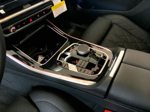 New 2026 BMW X5 xDrive50e w/ M Sport Package image 7