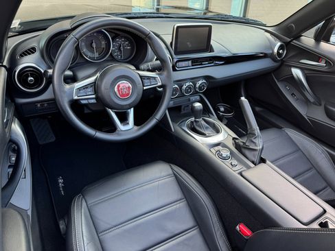 Used 2017 FIAT 124 Spider Lusso RWD image 23