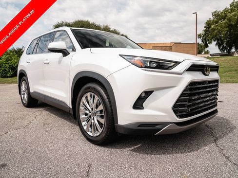 Certified 2024 Toyota Grand Highlander AWD image 10