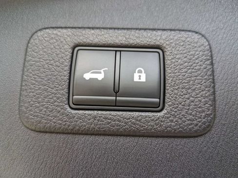 Used 2024 Nissan Armada SL w/ Captain's Chairs Package AWD/4WD image 15