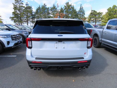New 2026 Ford Explorer ST w/ Sun And Sound Package image 5