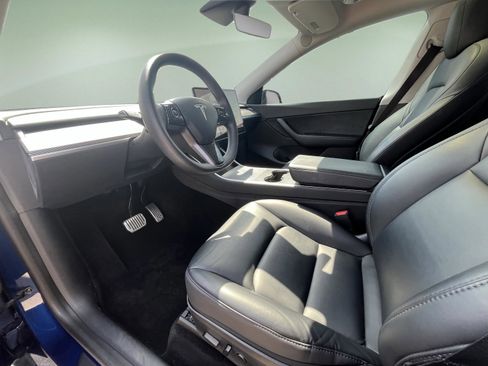Used 2021 Tesla Model Y Long Range AWD/4WD image 21