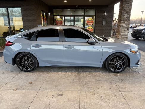 Used 2023 Honda Civic Sport Touring image 5