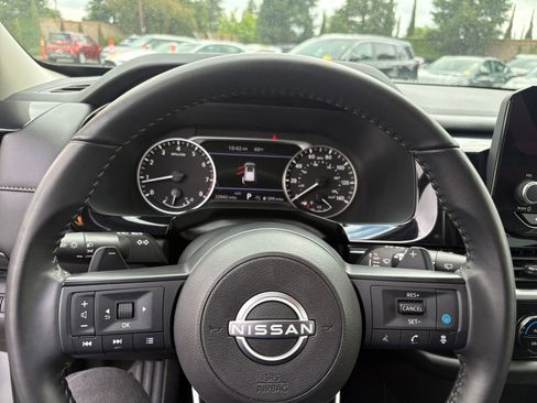 Used 2025 Nissan Pathfinder SV AWD/4WD image 30