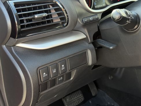 Used 2024 Mitsubishi Eclipse Cross SE image 36