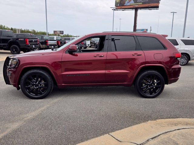 Used 2020 Jeep Grand Cherokee Altitude RWD image 4