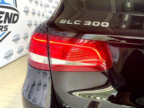 Used 2019 Mercedes-Benz GLC 300 4MATIC image 35