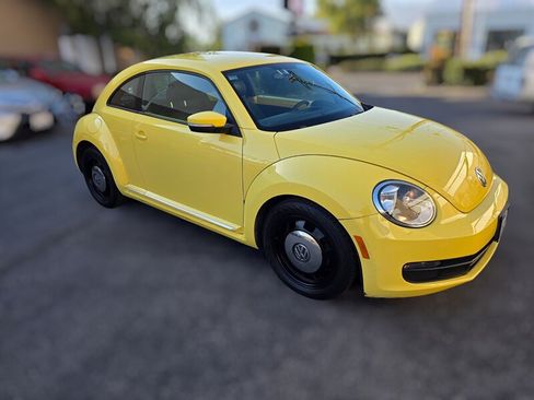 Used 2012 Volkswagen Beetle 2.5 FWD image 3