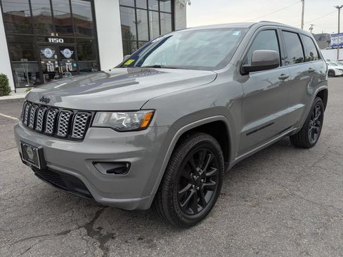 Used 2020 Jeep Grand Cherokee Altitude AWD/4WD image 2