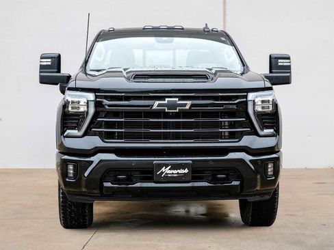 Used 2024 Chevrolet Silverado 2500 LTZ w/ LTZ Plus Package AWD/4WD image 8