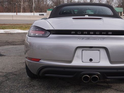 Used 2023 Porsche 718 Boxster S w/ Sport Chrono Package RWD image 13