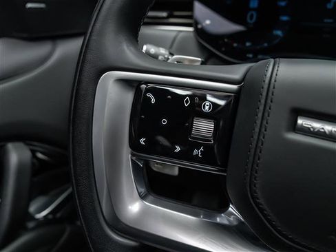 Used 2025 Land Rover Range Rover Long Wheelbase SE image 22