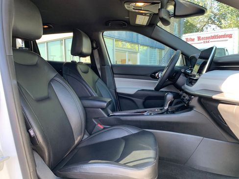 Used 2025 Jeep Compass Limited image 36