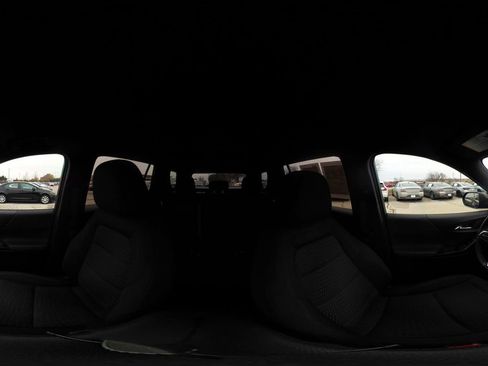 Used 2025 Chevrolet Equinox LT image 42