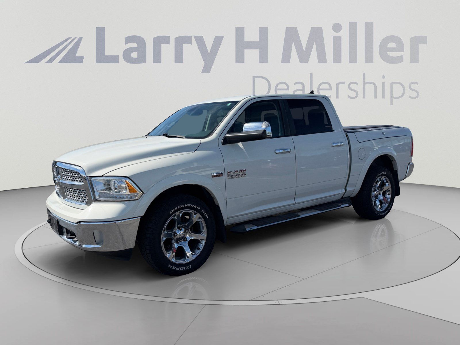 Used 2016 RAM 1500 Laramie w/ Convenience Group AWD/4WD image 1