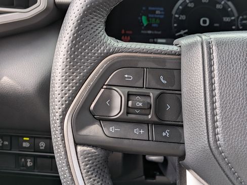 Used 2025 Toyota Tundra Limited AWD/4WD image 33
