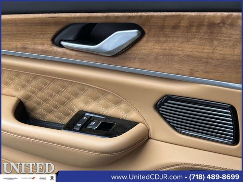 Used 2022 Jeep Grand Cherokee Summit image 20