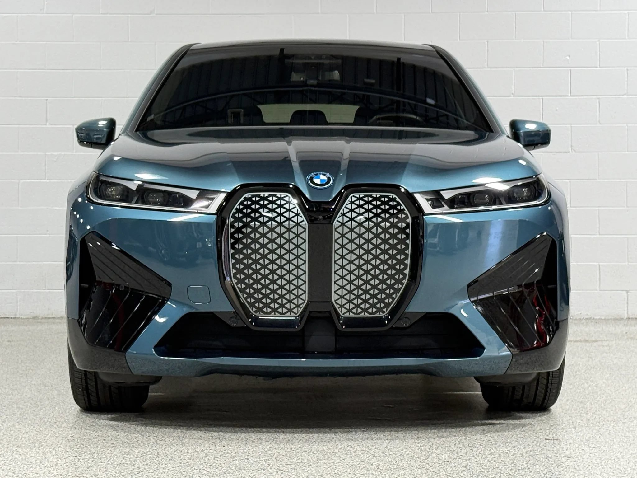 Used 2024 BMW iX M60 AWD/4WD image 3