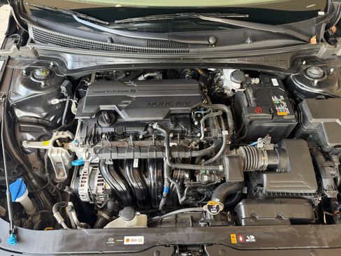 Used 2025 Hyundai Elantra SEL FWD image 28