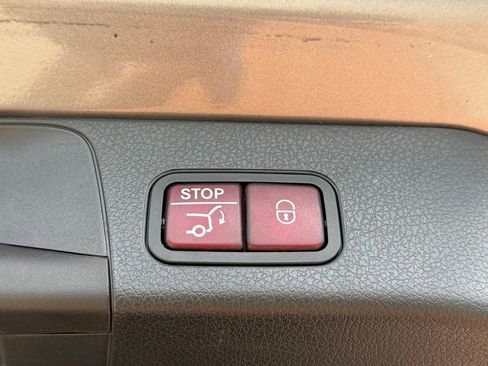 Used 2021 Mercedes-Benz GLB 35 AMG 4MATIC image 19