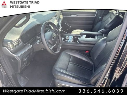 Used 2023 Jeep Wagoneer L Series II AWD/4WD image 5