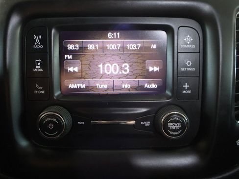 Used 2018 Jeep Compass Latitude FWD image 32
