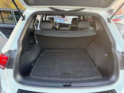 Used 2023 Volkswagen Tiguan SE R-Line image 34