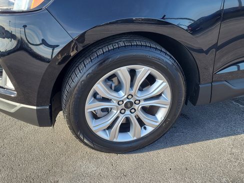 Used 2024 Ford Edge Titanium image 11