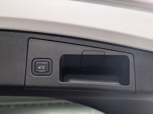 Used 2021 Cadillac XT4 Sport image 25