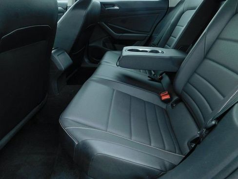 Used 2024 Volkswagen Jetta SE FWD image 24