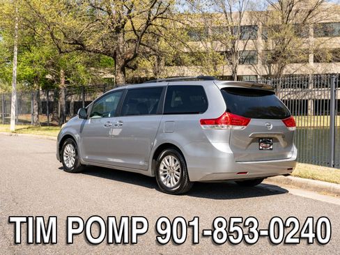 Used 2011 Toyota Sienna XLE w/ Entertainment Pkg FWD image 8