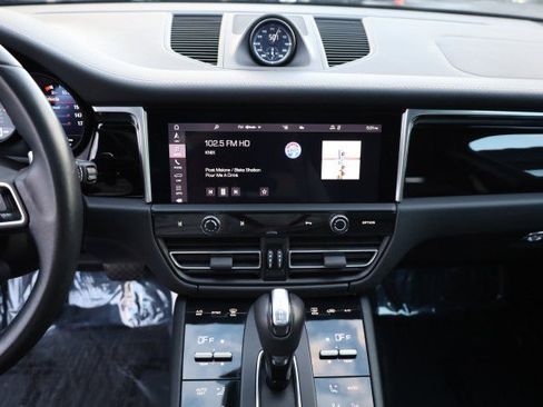 Used 2023 Porsche Macan S image 34