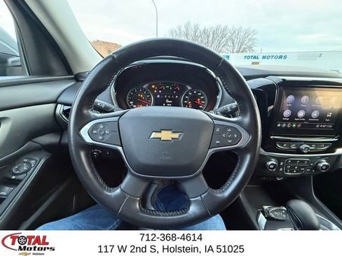 Used 2021 Chevrolet Traverse LT FWD image 19
