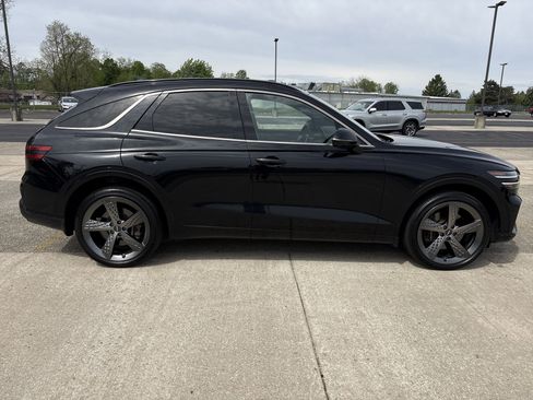 Used 2022 Genesis GV70 3.5T Sport w/ Sport Prestige Package AWD/4WD image 3