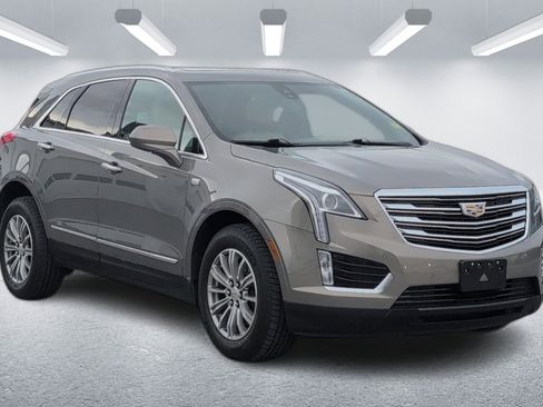 Used 2018 Cadillac XT5 Luxury w/ Driver Awareness Package image 9