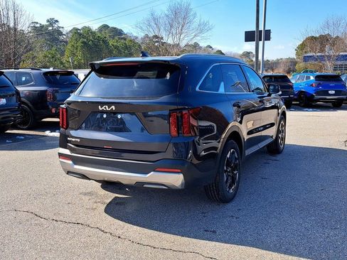 New 2026 Kia Sorento S w/ S Panoramic Sunroof Package FWD image 4