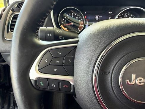 Used 2018 Jeep Compass Limited w/ Navigation Group AWD/4WD image 17