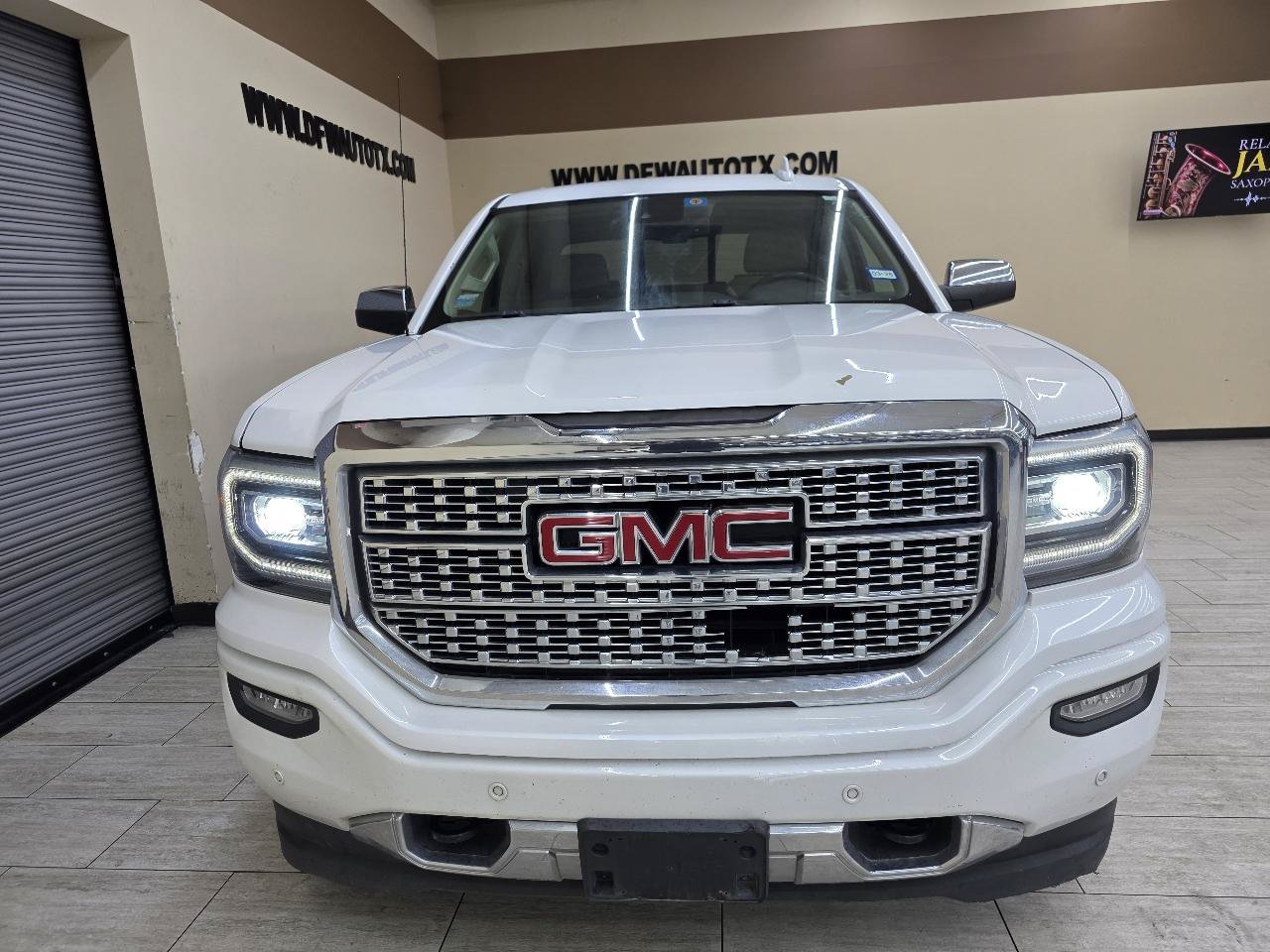 Used 2017 GMC Sierra 1500 Denali AWD/4WD image 3