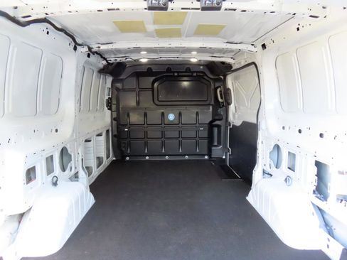 Used 2019 Ford Transit 250 130 Low Roof RWD image 19