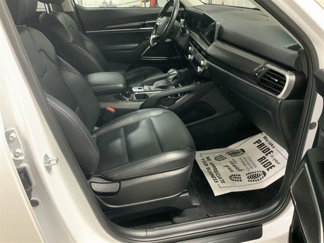 Used 2025 Kia Telluride S AWD/4WD image 22