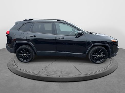 Used 2014 Jeep Cherokee Altitude w/ Comfort/Convenience Group image 9