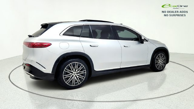 Used 2023 Mercedes-Benz EQS 580 4MATIC SUV image 9