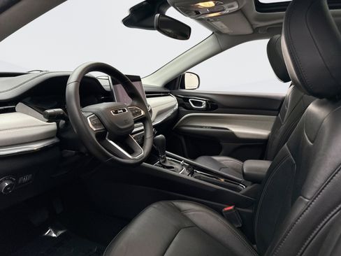 Used 2022 Jeep Compass Limited w/ Sun and Sound Group image 10